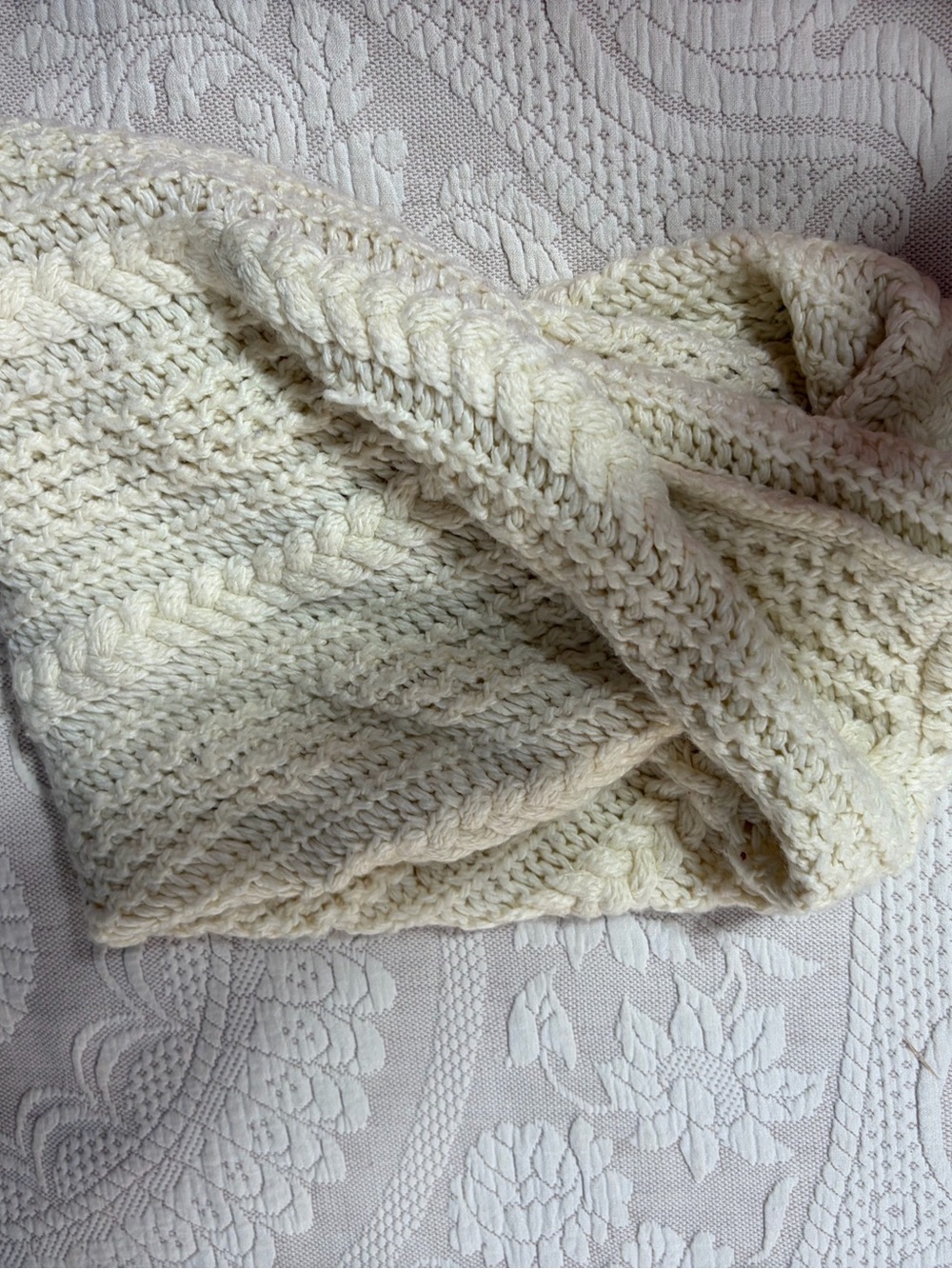 Gap Cream Cable Knit twisted knot infinity scarf chunky classic traditional EUC